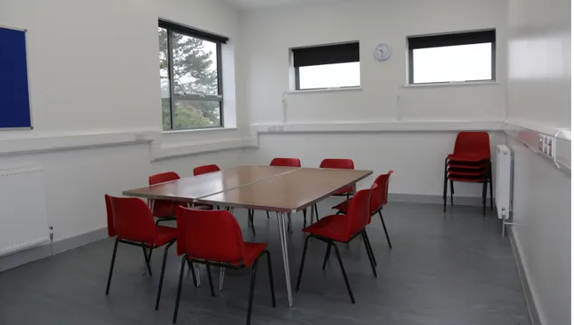 photo of Emmanuel Centre - room F3 - chairs around large tables, meeting style